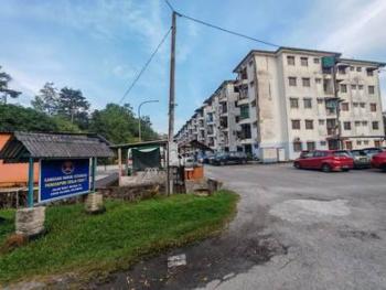 Apartment at Jalan Bukit Mewah 70, Kajang, photo 1