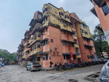 Apartment at Blok A1, Jalan Damai 25/60, Shah Alam, photo 1